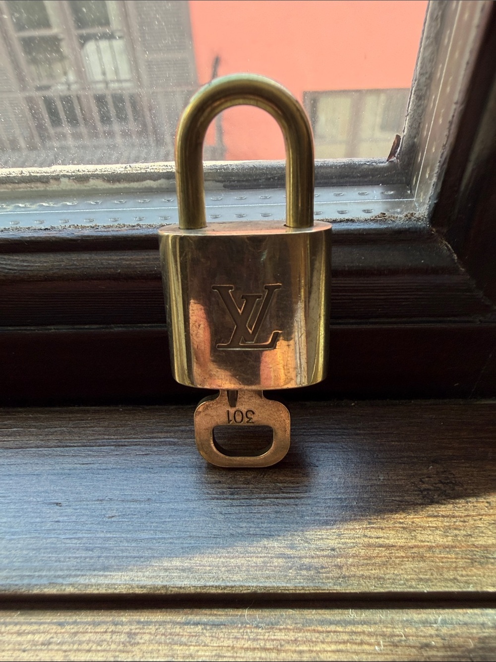 “Authentic Louis Vuitton Lock And Key 🔐 Set